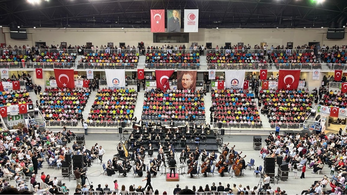 23 Nisan Cumhurbaşkanlığı Senfoni Orkestrası ve Çocuk Korosu Konseri'ne Katıldık..